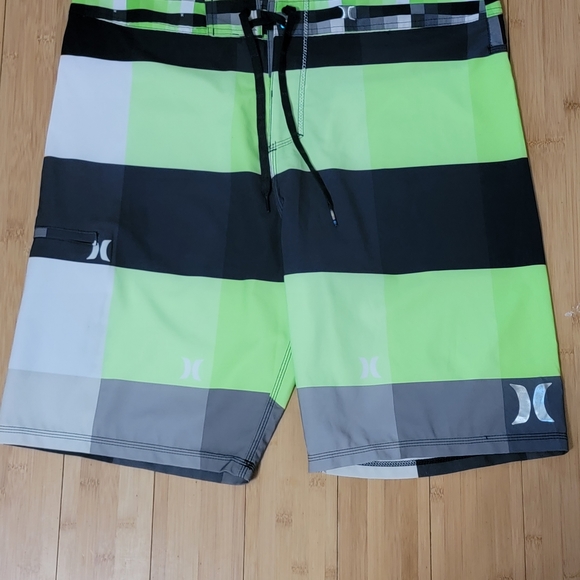 Shorts - Picture 6 of 6